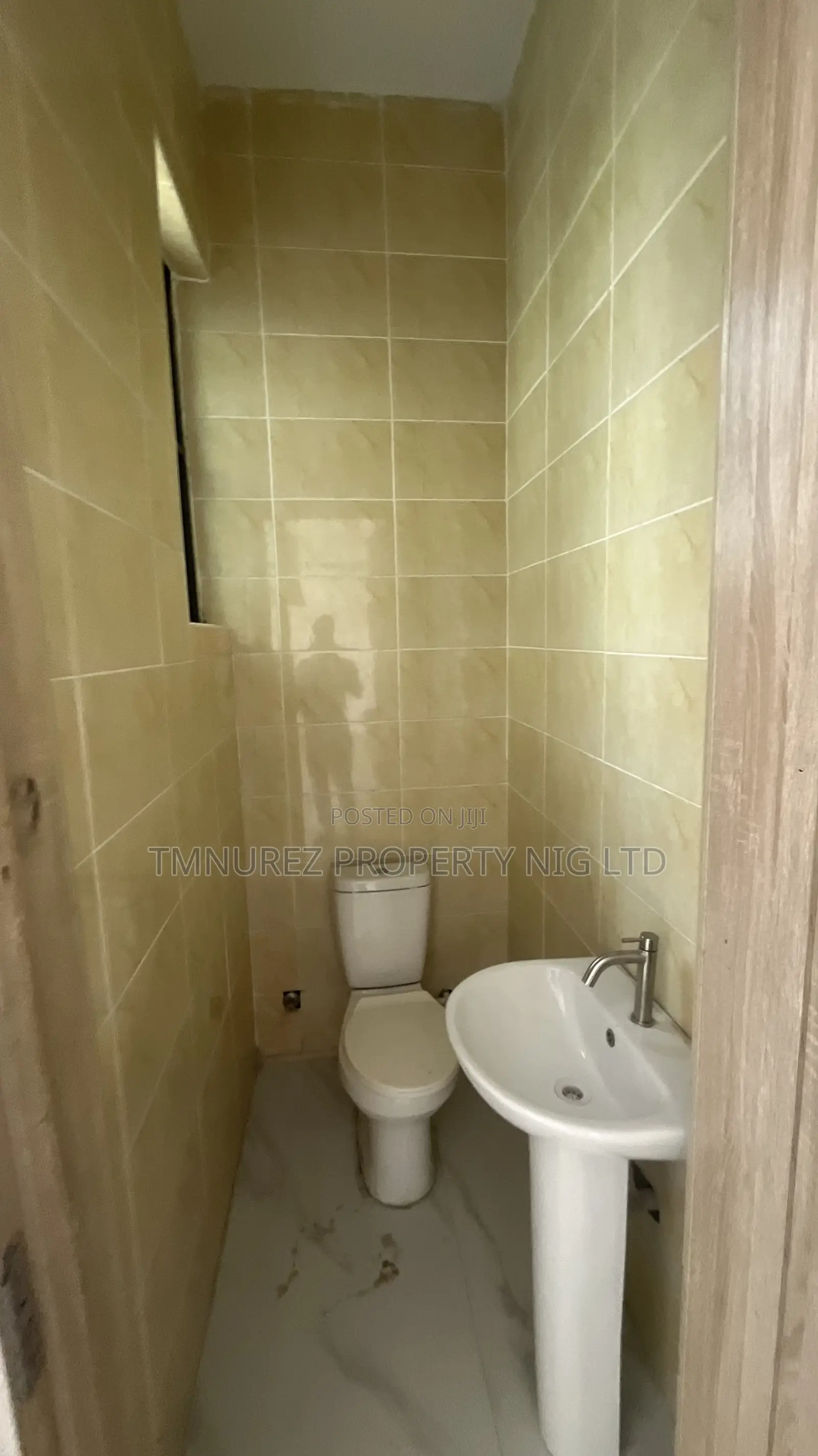4bdrm Duplex in Orchid Estate, Chevron for rent in Chevron
