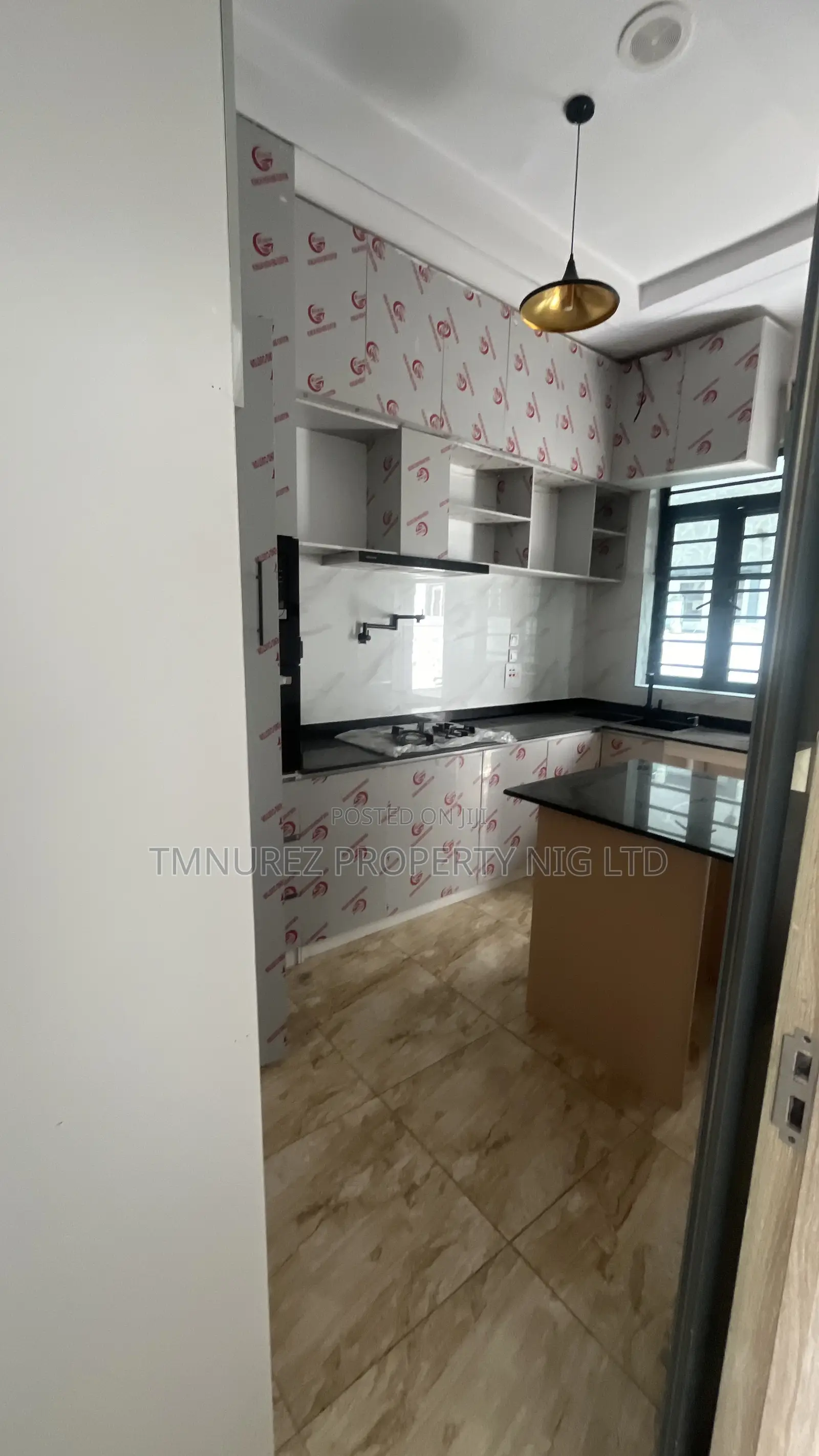 4bdrm Duplex in Orchid Estate, Chevron for rent in Chevron