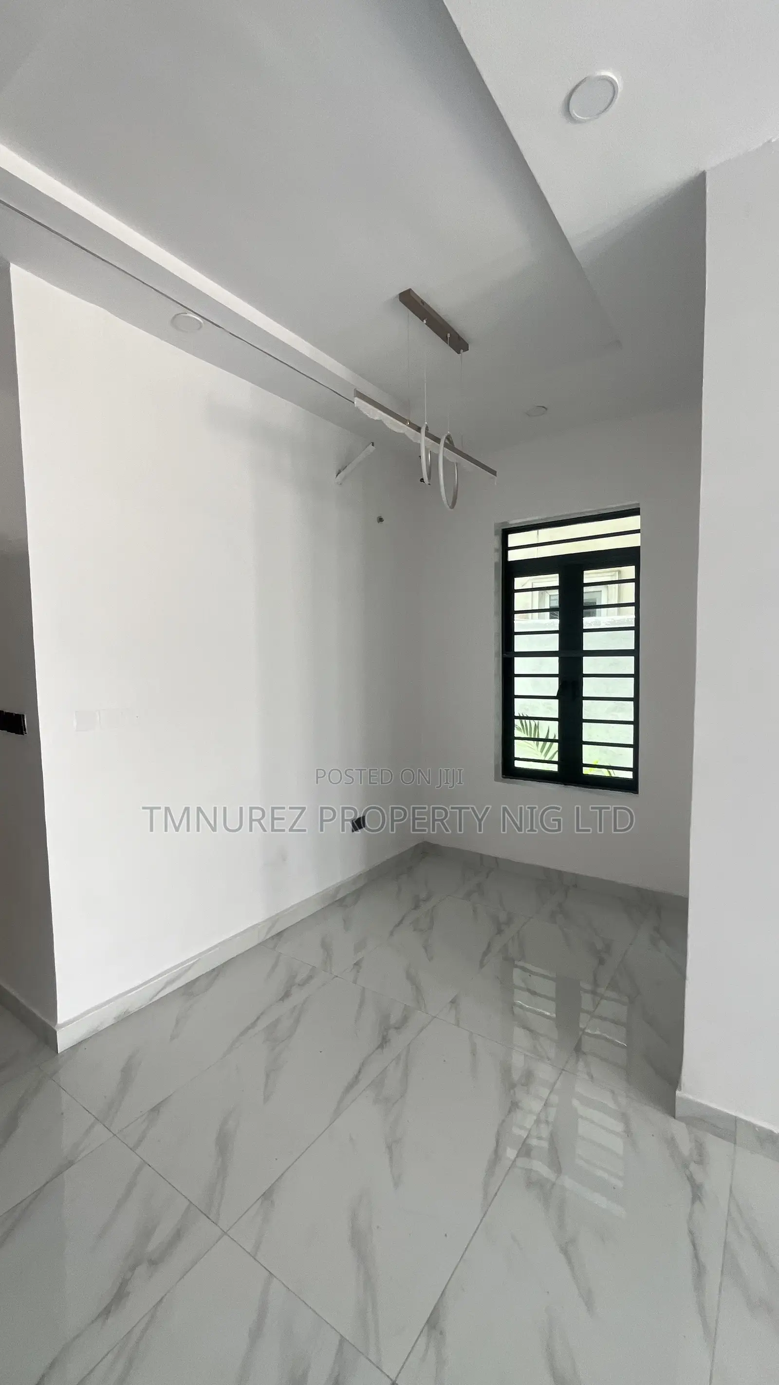 4bdrm Duplex in Orchid Estate, Chevron for rent in Chevron