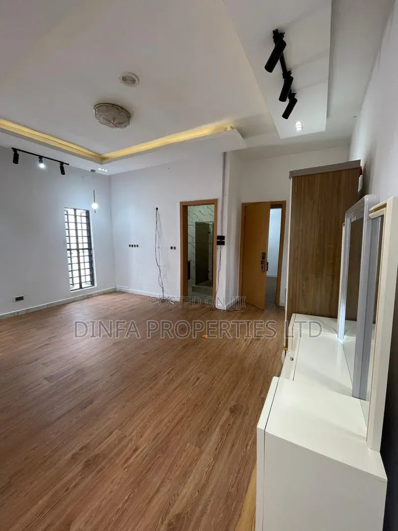 5bdrm Duplex in Ikota for rent in Ikota