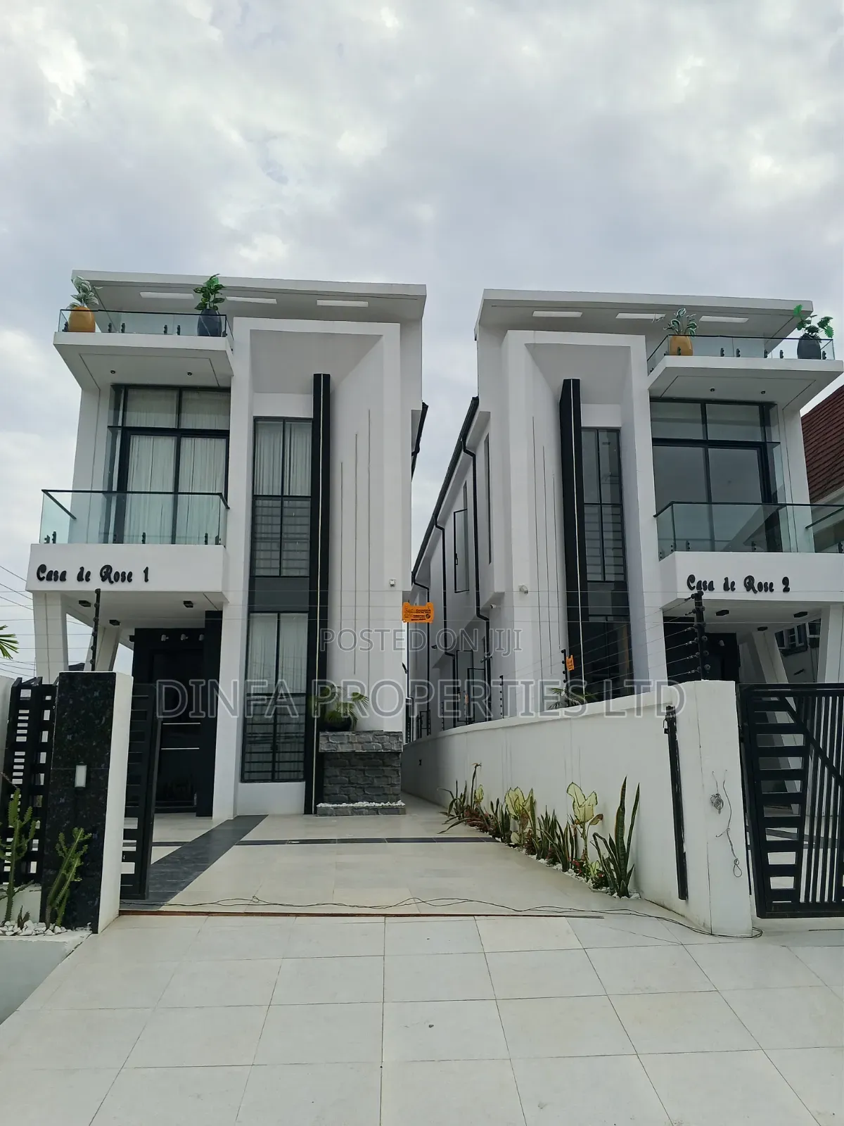 5bdrm Duplex in Ikota for sale in Ikota
