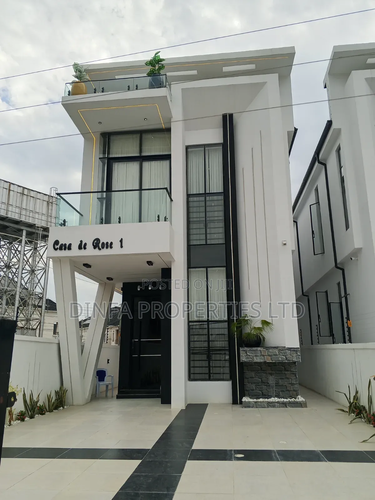 5bdrm Duplex in Ikota for sale in Ikota