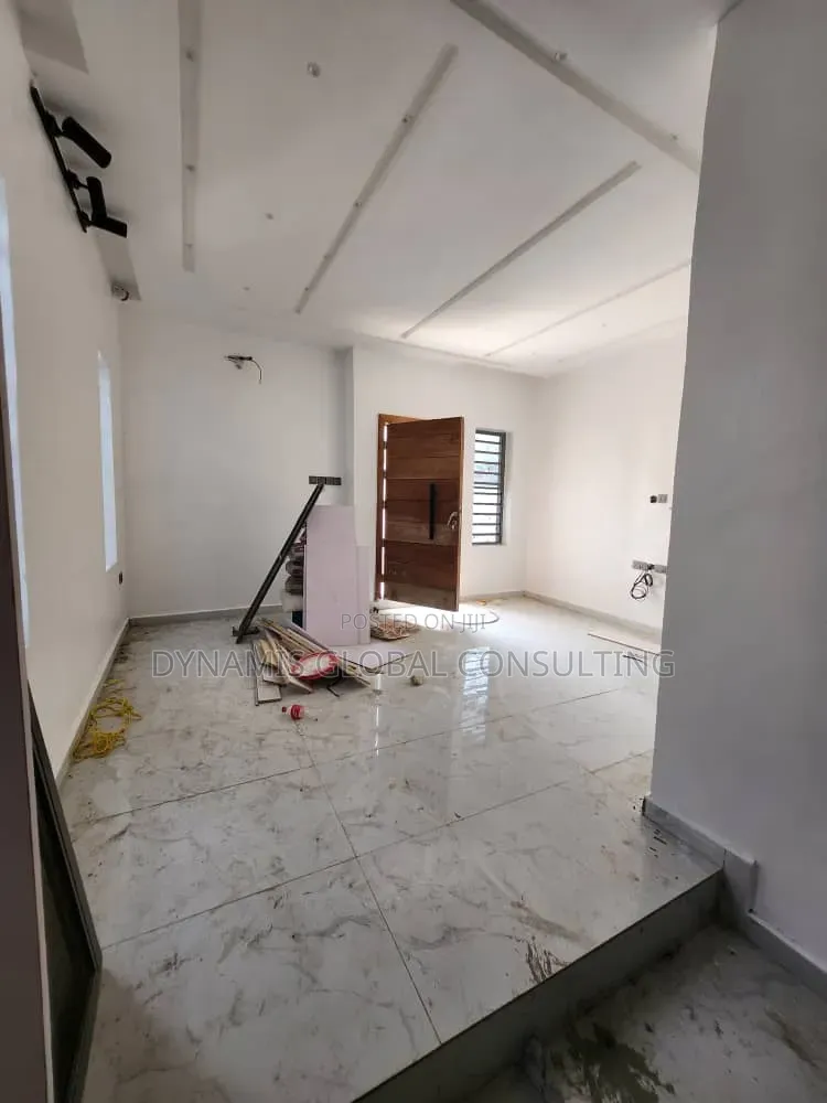 Furnished 3bdrm Duplex in Omole Phase 2 for sale in Omole Phase 2