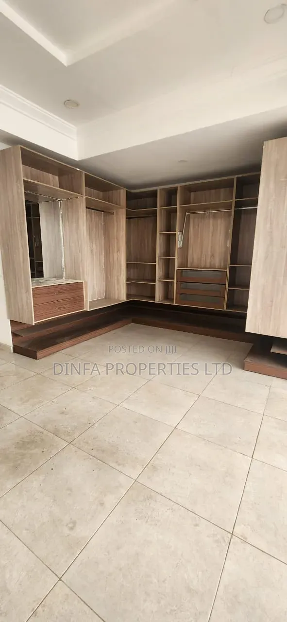 4bdrm Duplex in Ikota for rent in Ikota