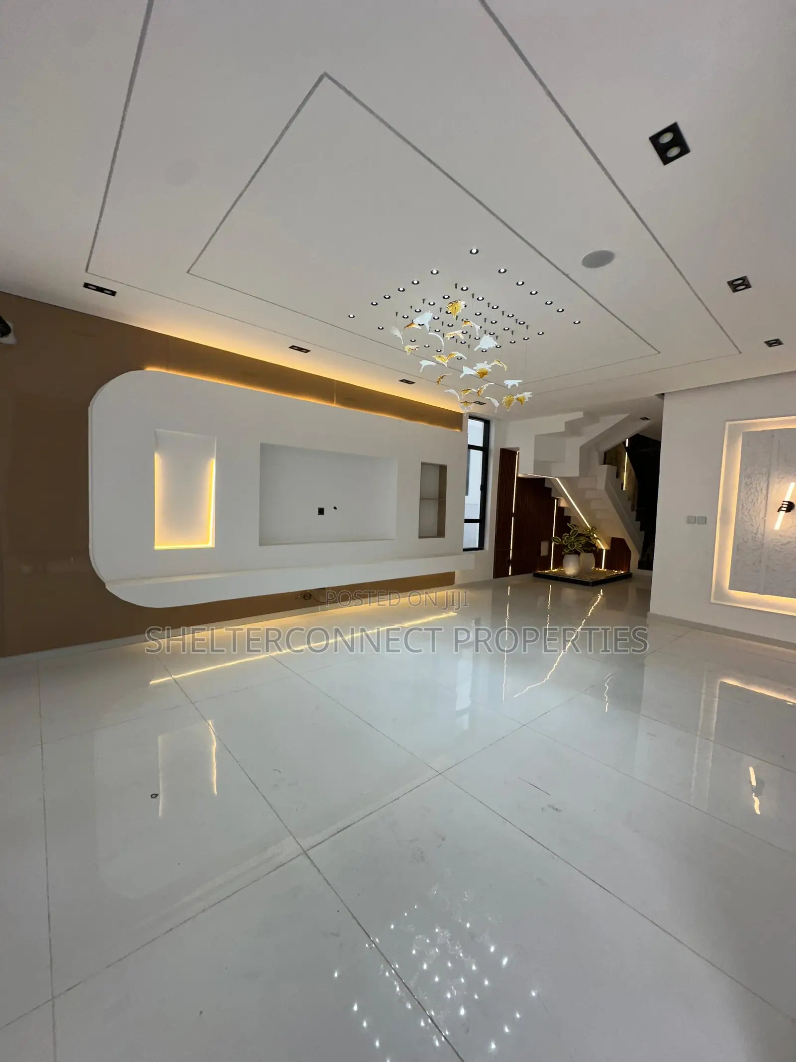 5bdrm Duplex in Dafodil Estate for rent in Chevron