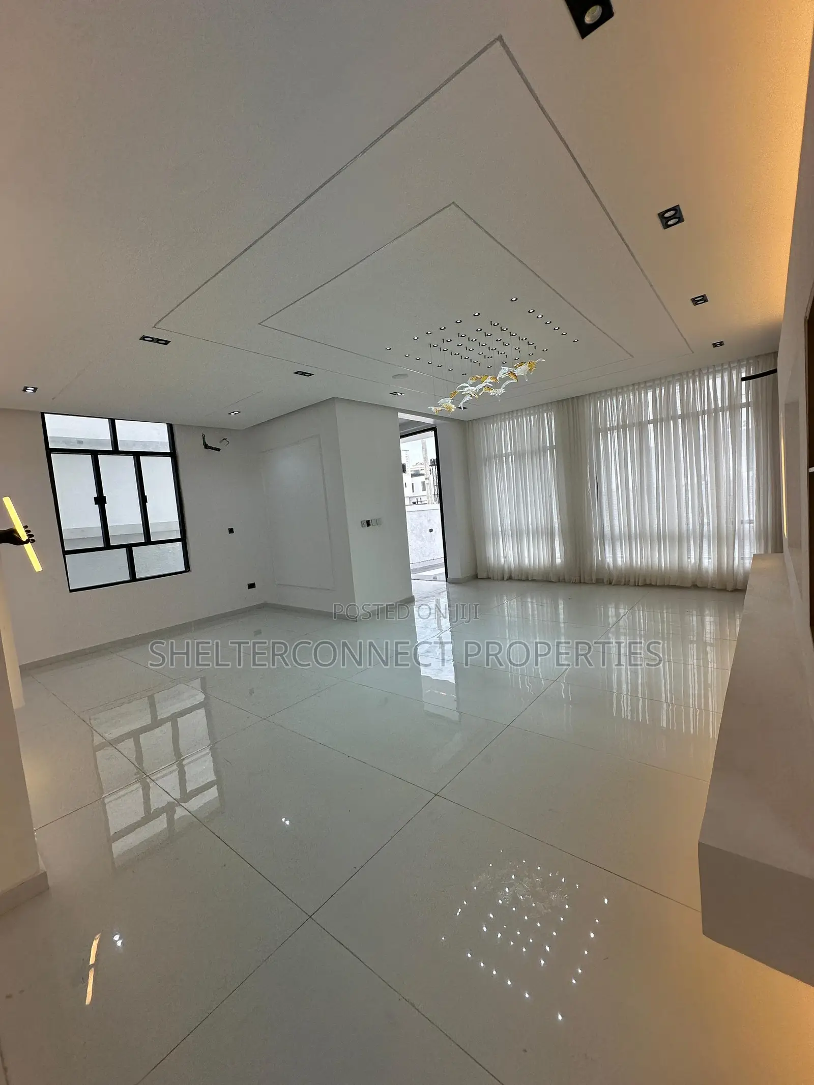 5bdrm Duplex in Dafodil Estate for rent in Chevron