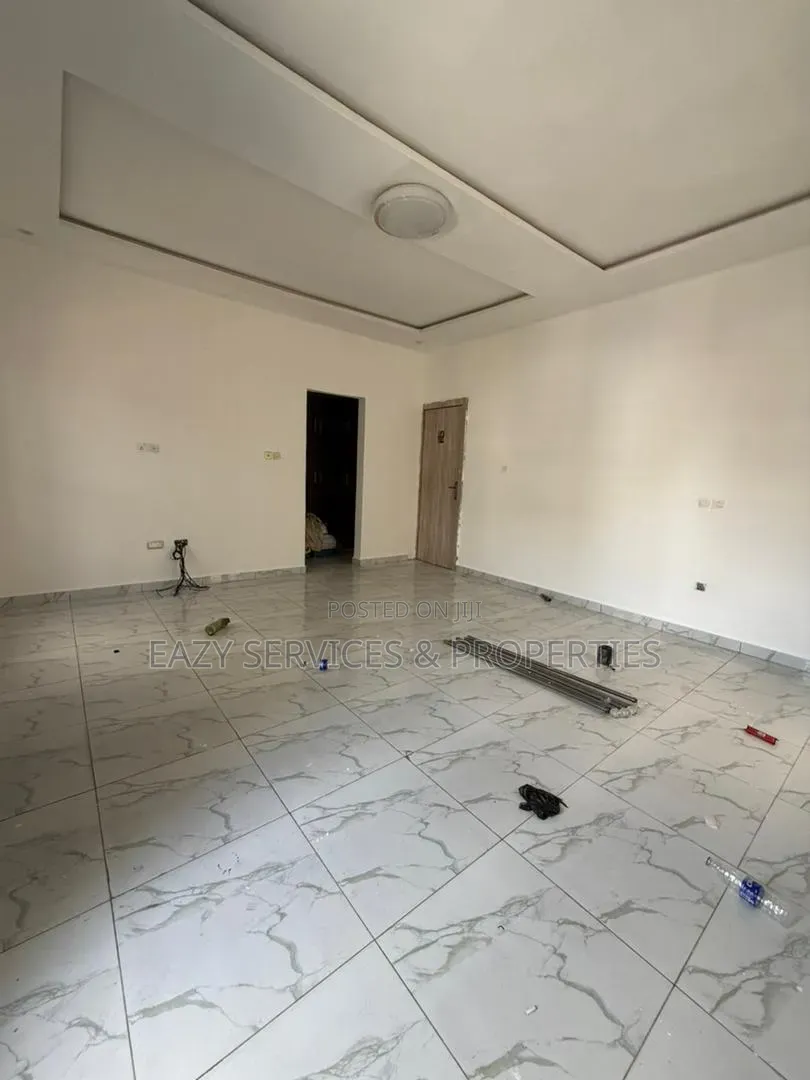 4bdrm Duplex in Dpkay Estate, Chevron for rent in Chevron