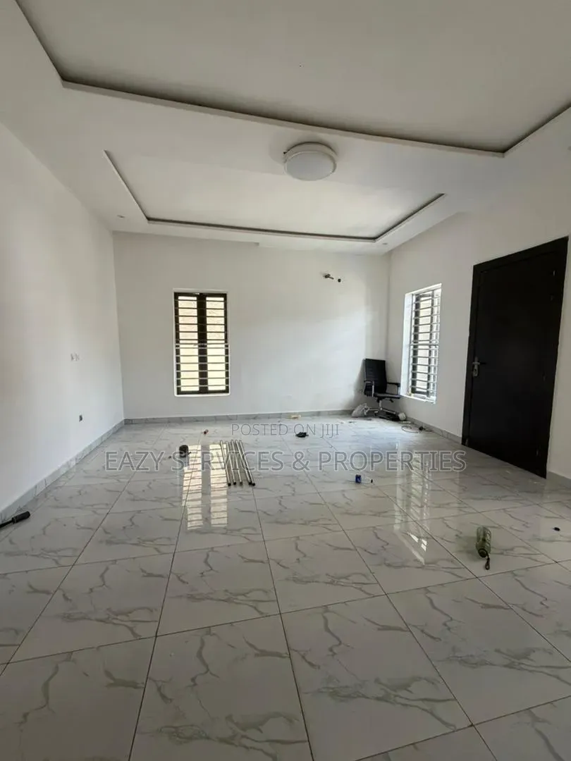 4bdrm Duplex in Dpkay Estate, Chevron for rent in Chevron