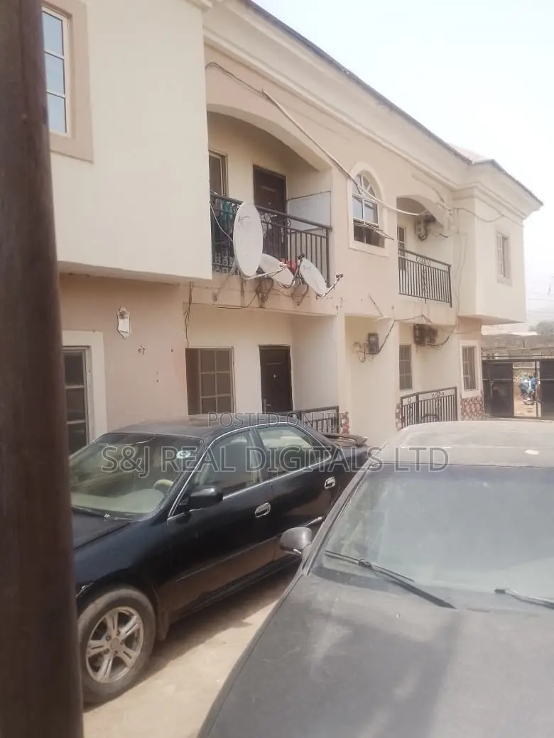 8bdrm Block of Flats in Kubwa for sale in Kubwa