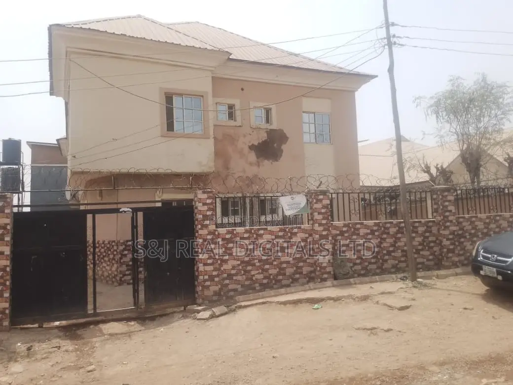 8bdrm Block of Flats in Kubwa for sale in Kubwa