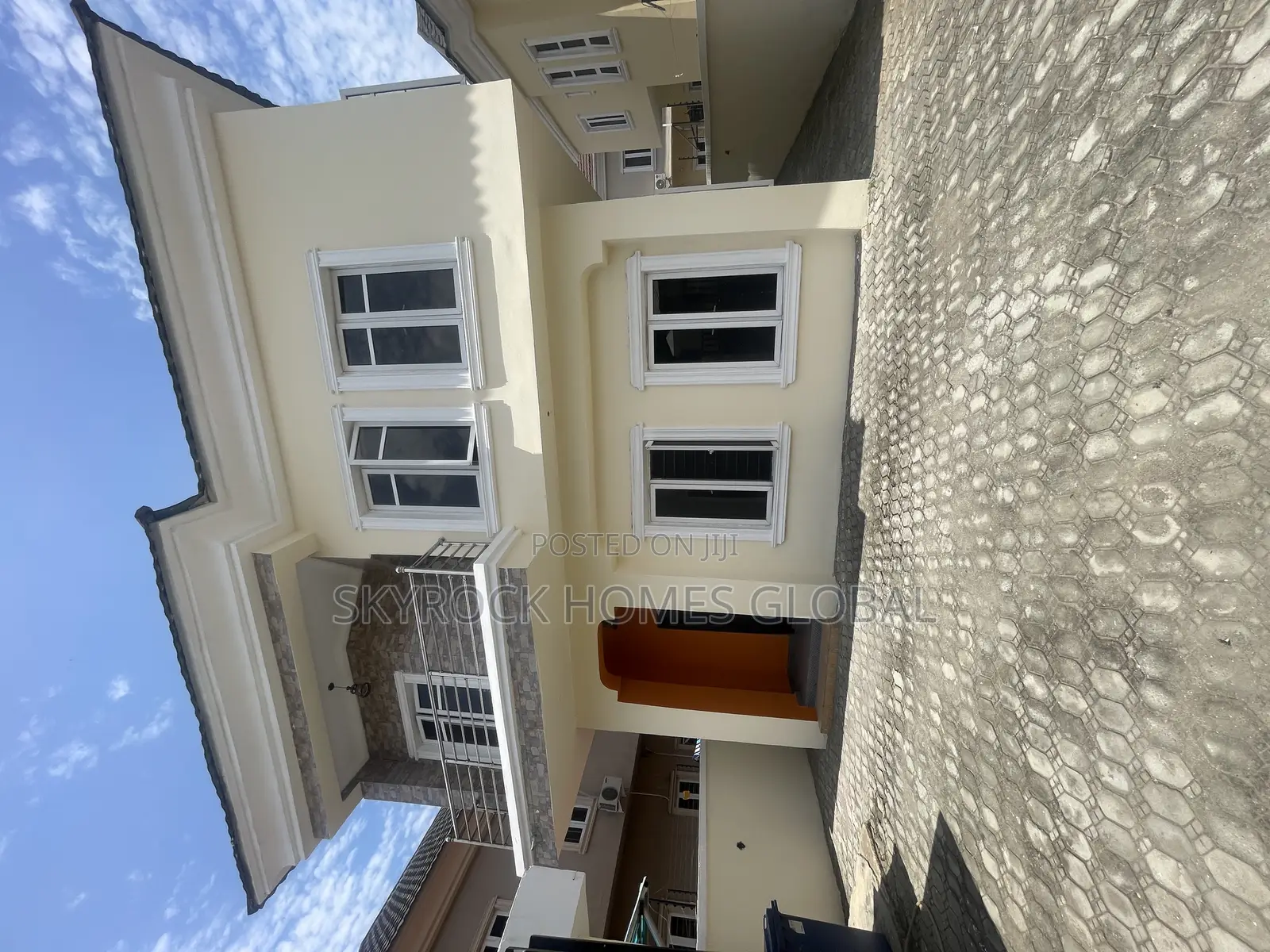 5bdrm Duplex in Ikota for rent in Ikota