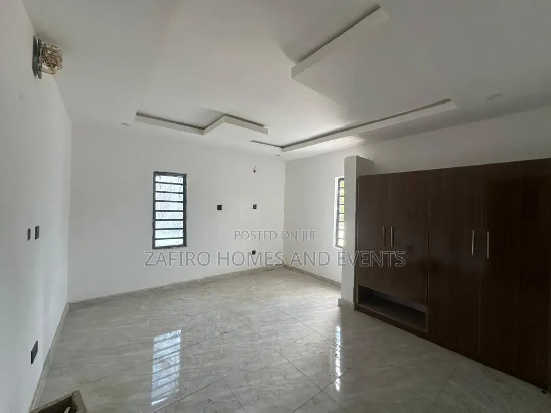 4bdrm Duplex in Dejo Oyelese Old, Ibadan for sale in Ibadan