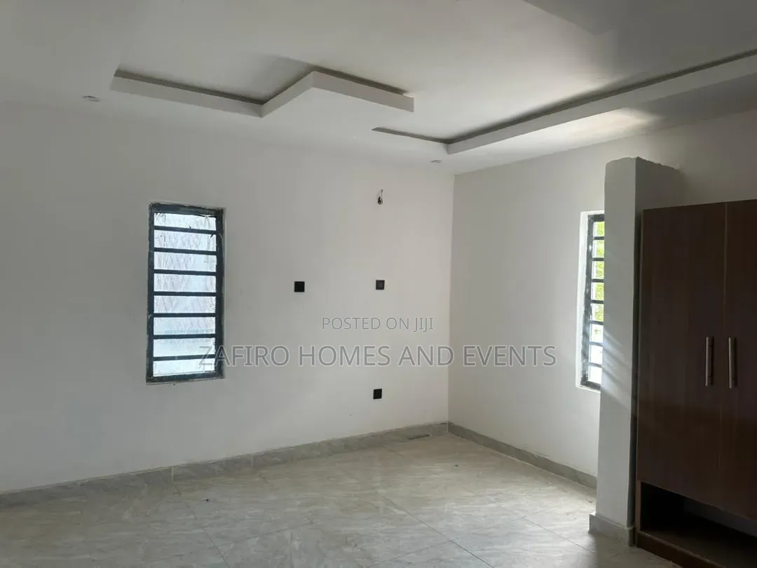 4bdrm Duplex in Dejo Oyelese Old, Ibadan for sale in Ibadan