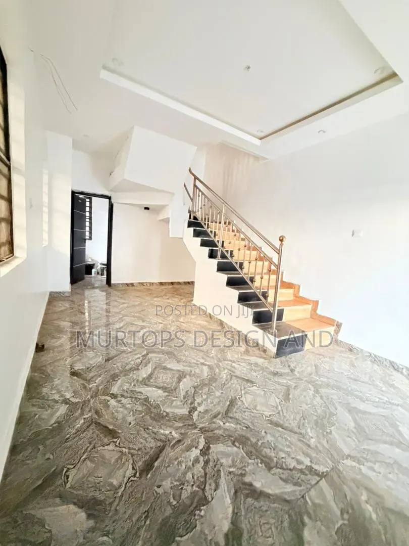 4bdrm Duplex in Aguda / Surulere for sale in Aguda / Surulere