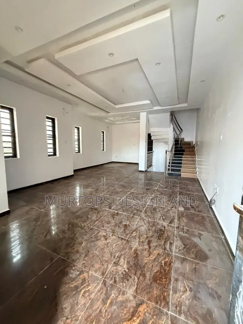 4bdrm Duplex in Aguda / Surulere for sale in Aguda / Surulere