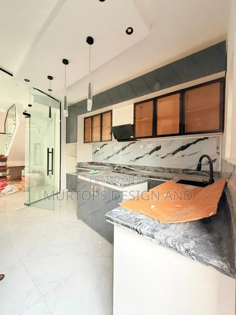 4bdrm Duplex in Mende for sale in Mende