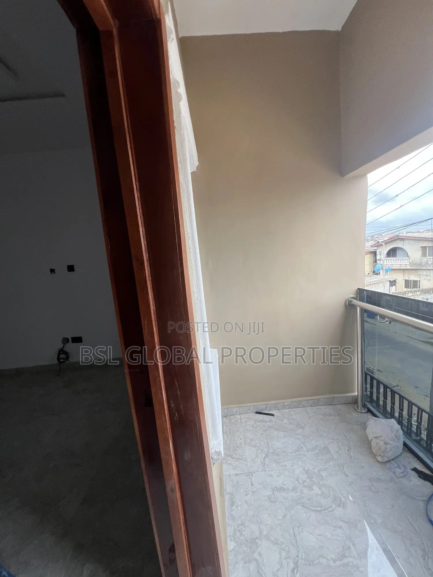 3bdrm Block of Flats in Olowora, Omole Phase 2 for rent in Omole Phase 2
