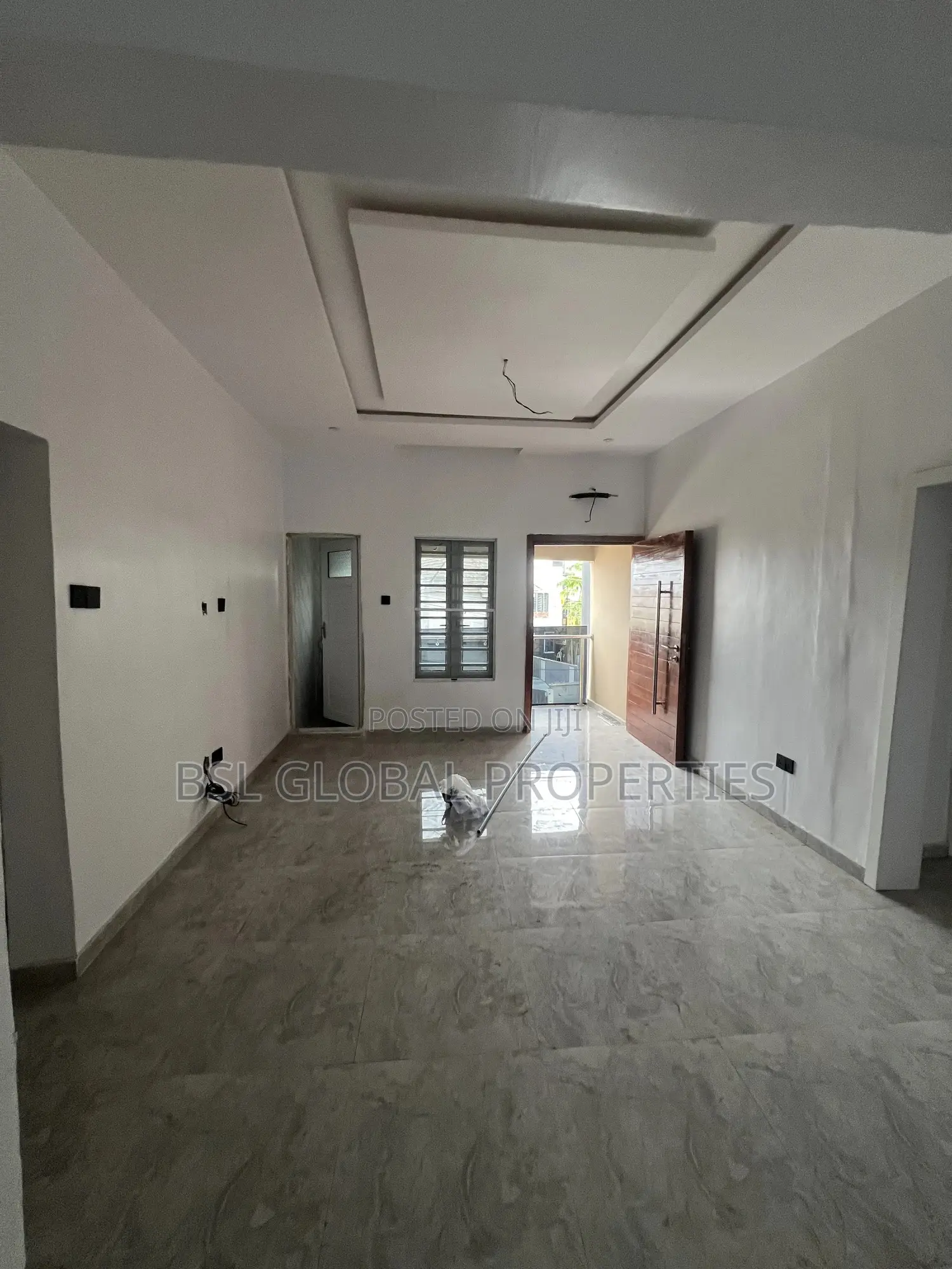 3bdrm Block of Flats in Olowora, Omole Phase 2 for rent in Omole Phase 2
