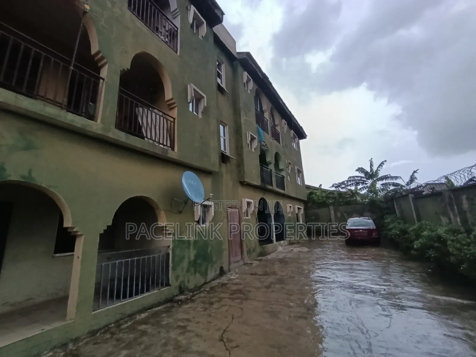 12bdrm Block of Flats in Abule Egba for sale in Abule Egba