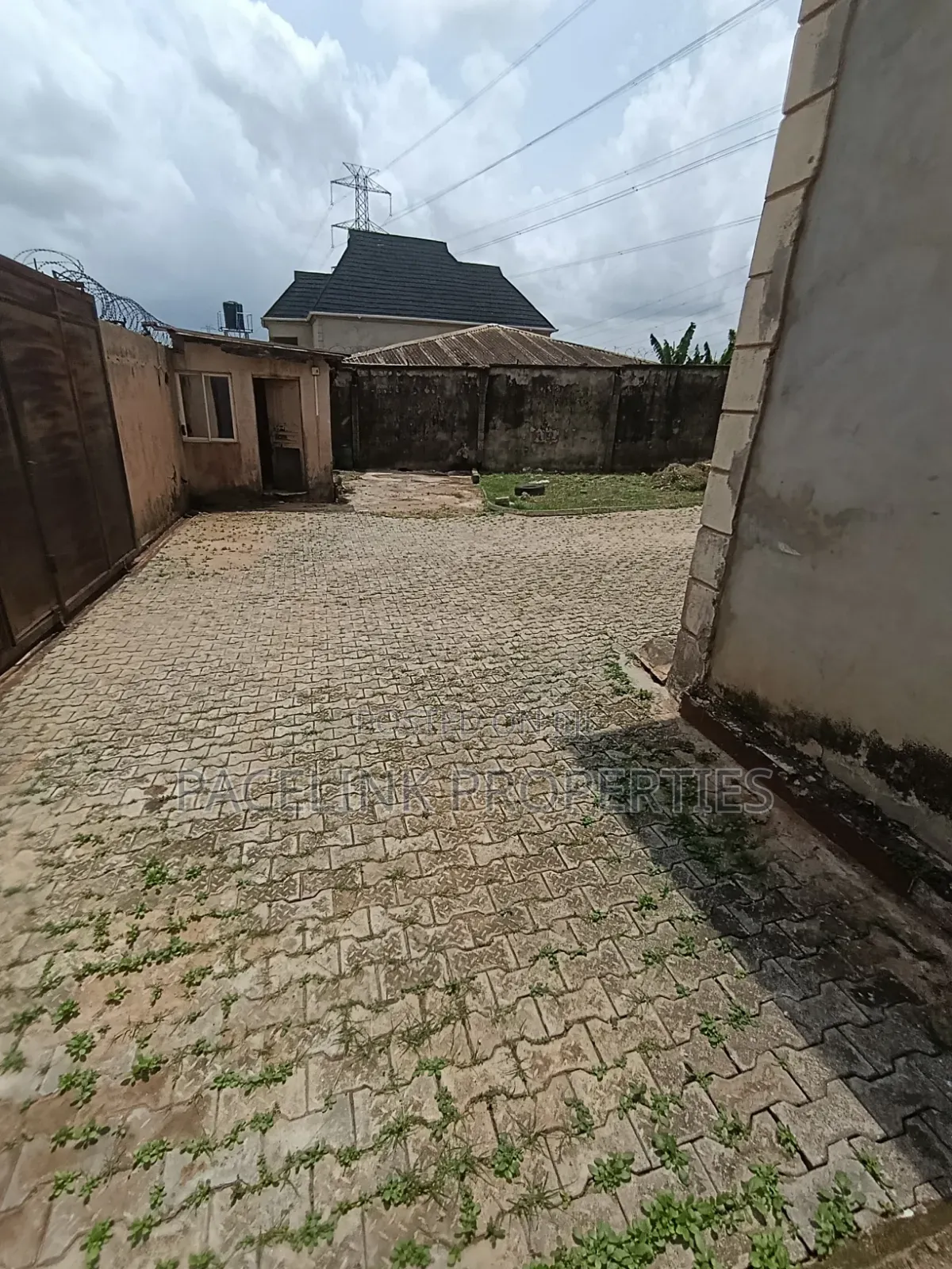 12bdrm Block of Flats in Ipaja Road for sale in Ipaja Road
