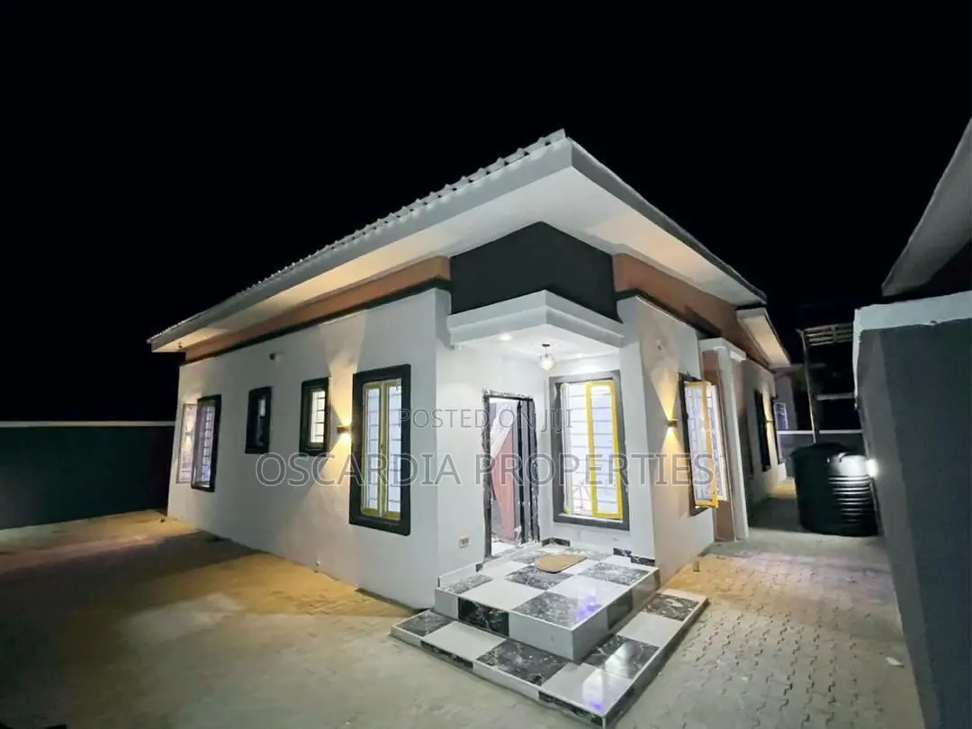 3bdrm Bungalow in Awoyaya for sale in Awoyaya