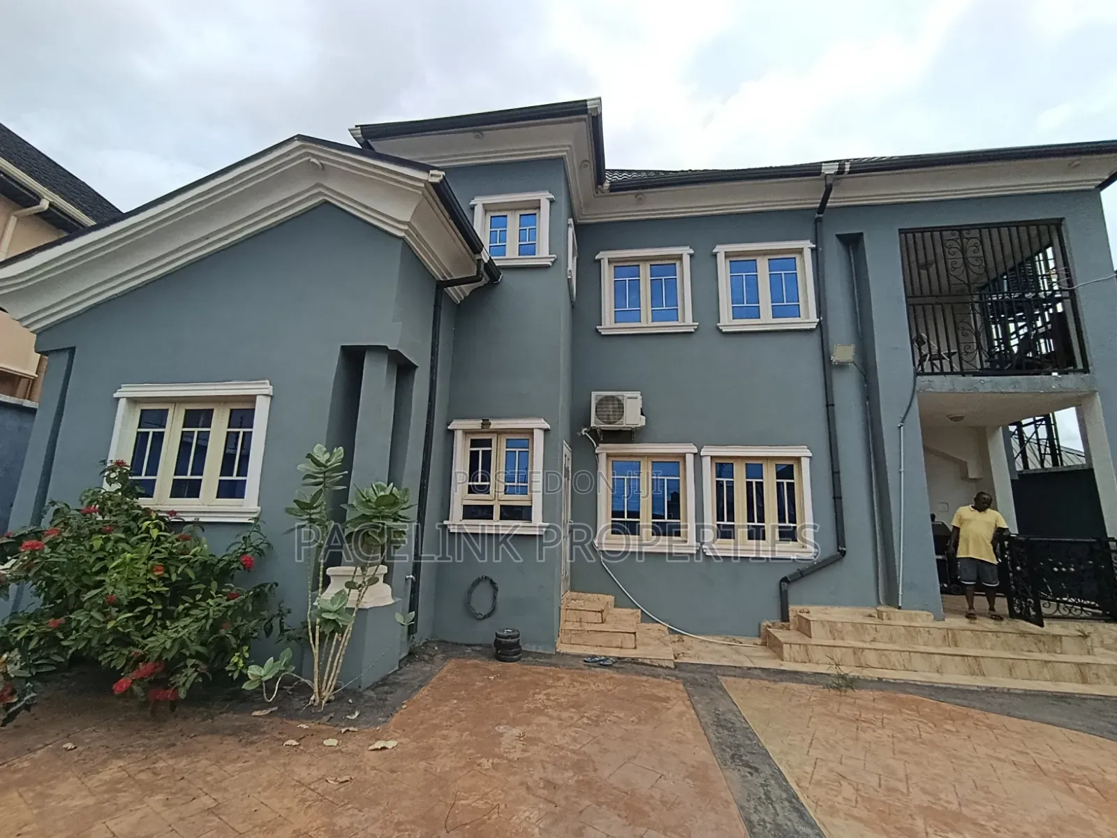 5bdrm Duplex in Iyana Ipaja for sale in Iyana Ipaja