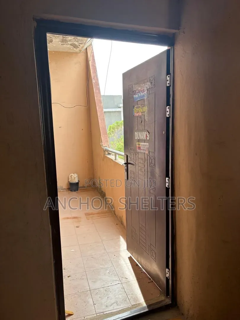 3bdrm Block of Flats in Wuse Zone 2 for sale in Zone 2 / Wuse