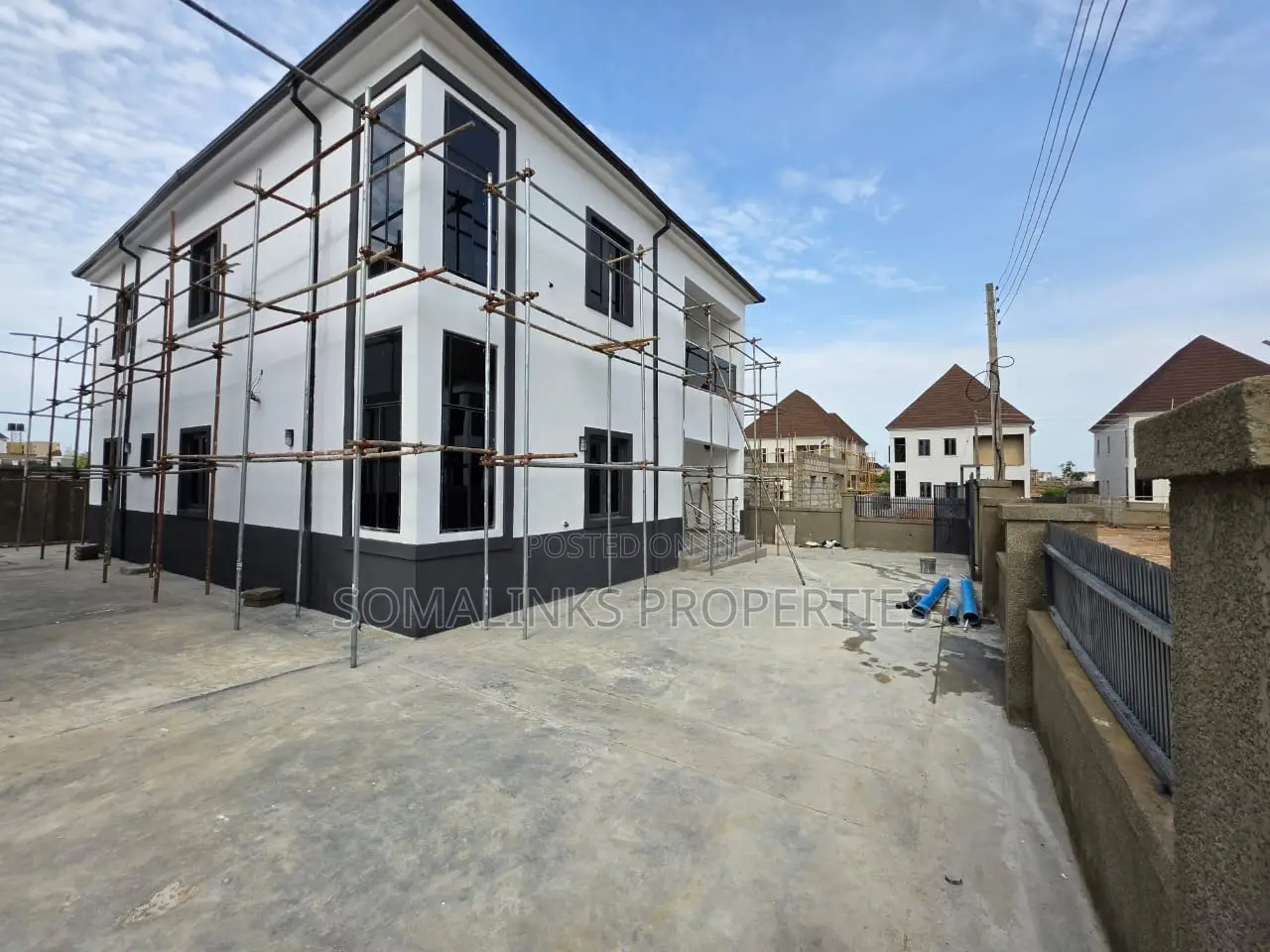 2bdrm Block of Flats in Beside Dunamis, Sabon Lugbe for rent in Sabon Lugbe