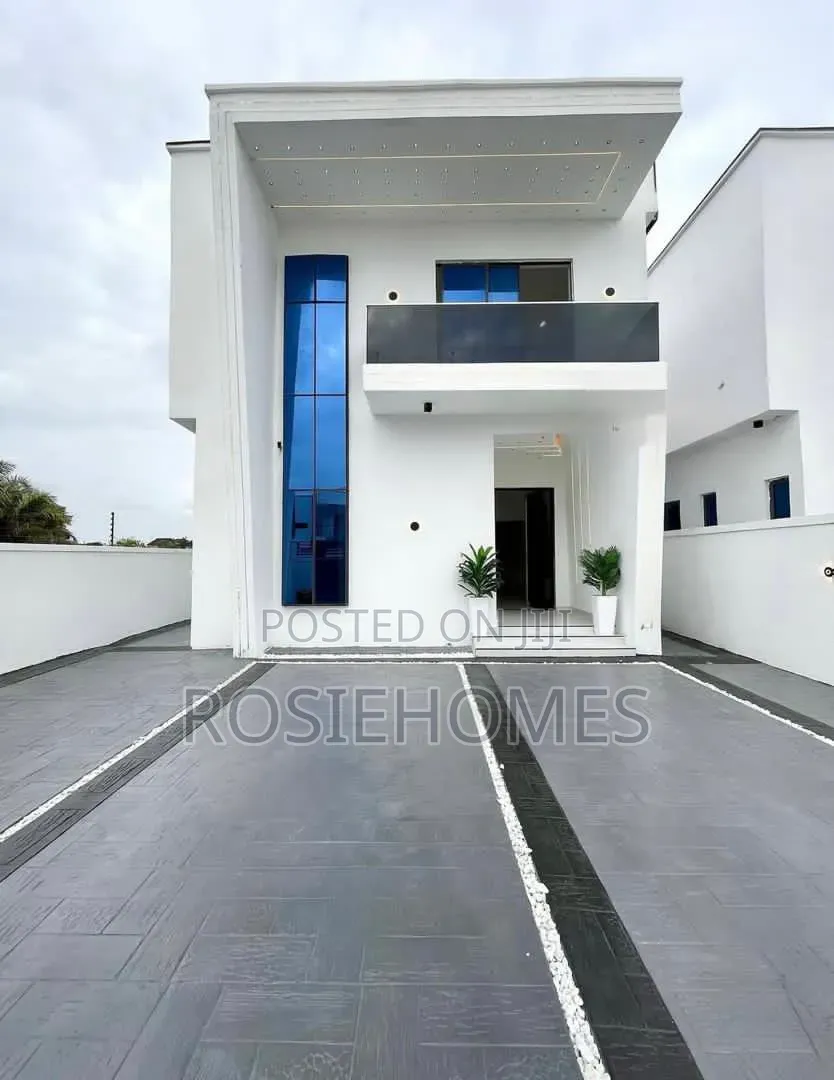5bdrm Duplex in View Estate, Ikota for rent in Ikota