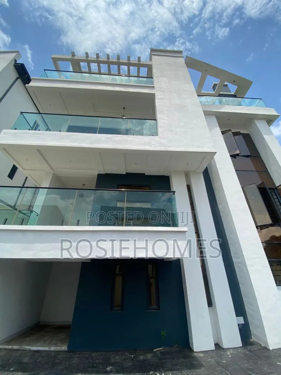 5bdrm Duplex in View Estate, Ikeja GRA for sale in Ikeja GRA