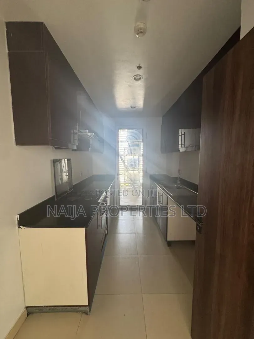 2bdrm Apartment in Blue Water, Lekki Phase 1 for rent in Lekki Phase 1