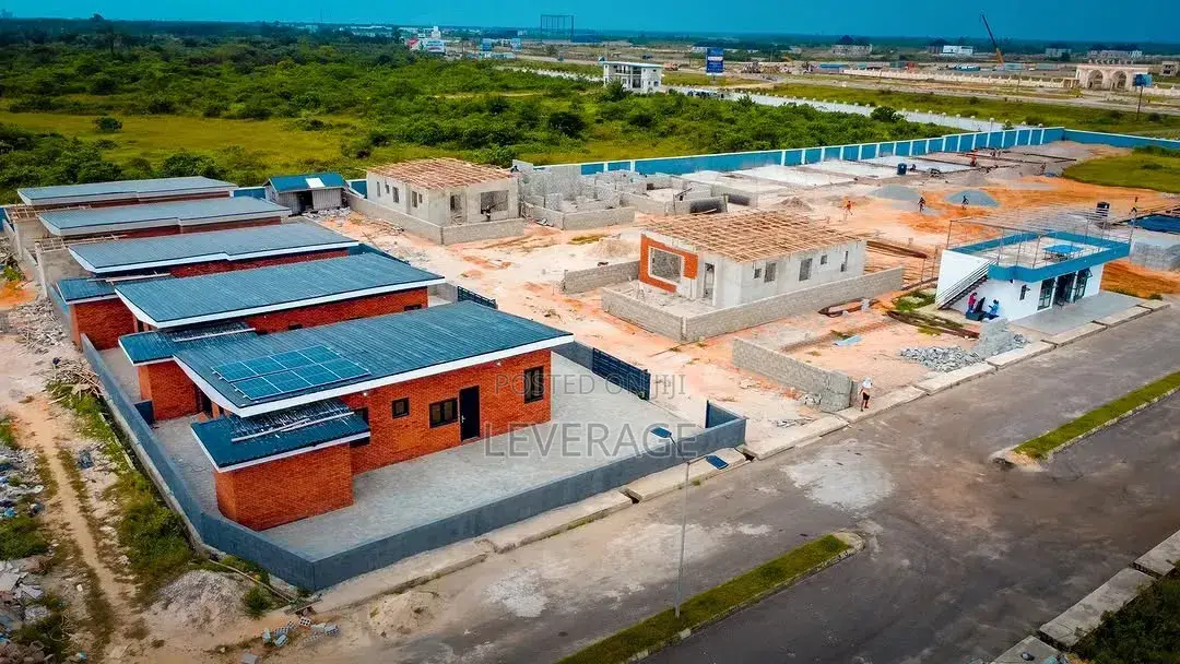 Furnished 3bdrm Bungalow in Aramide Bungalows,, Lekki Expressway in Lekki Expressway