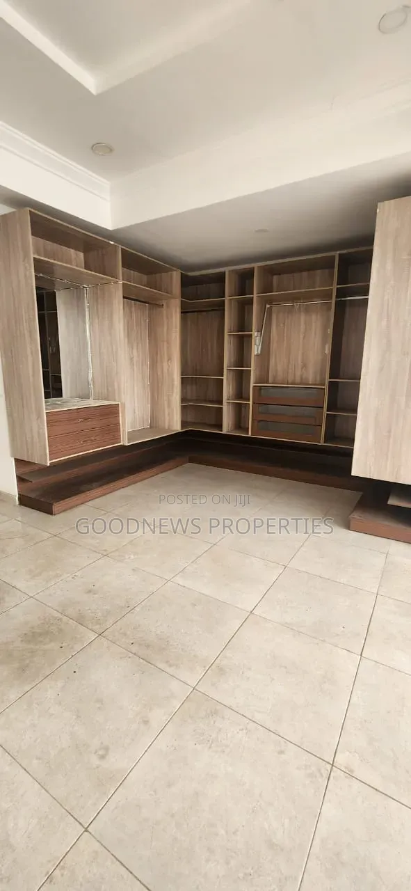 4bdrm Duplex in Ikota , Lekki County for rent in Ikota