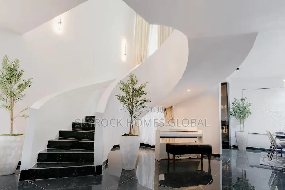Furnished 4bdrm Duplex in Ikate for sale in Ikate