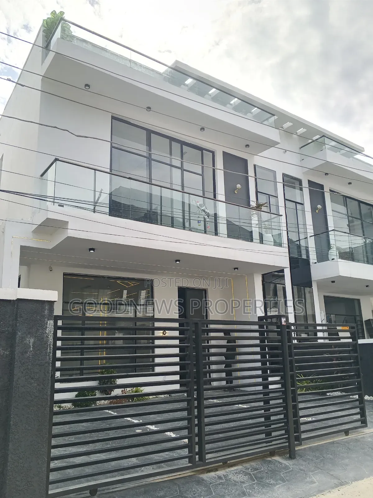4bdrm Duplex in Ikota Lekki for sale in Ikota