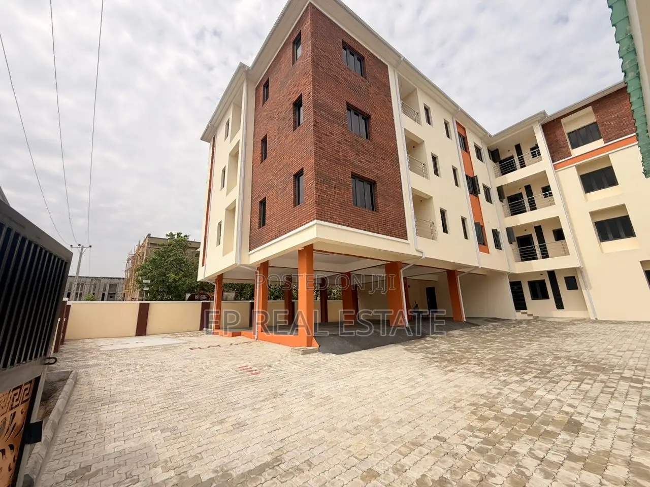 3bdrm Block of Flats in Katampe (Main) for sale in Katampe (Main)