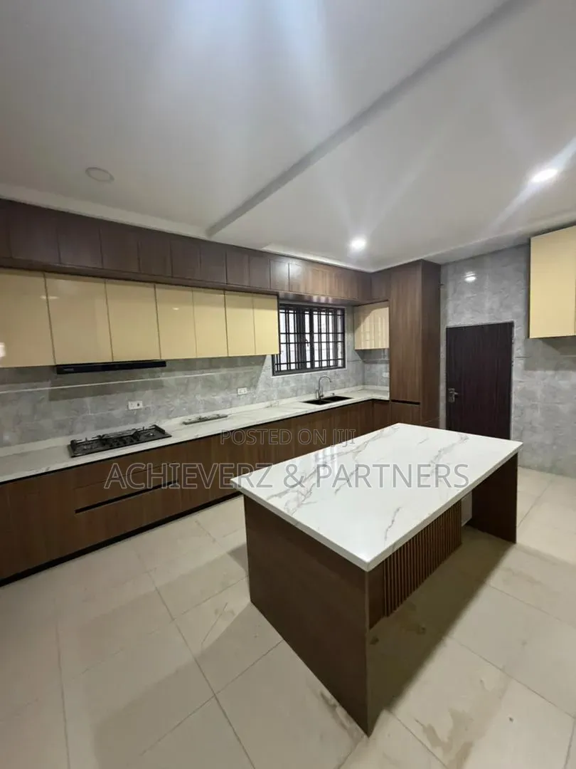 5bdrm Duplex in Wuye for sale in Wuye