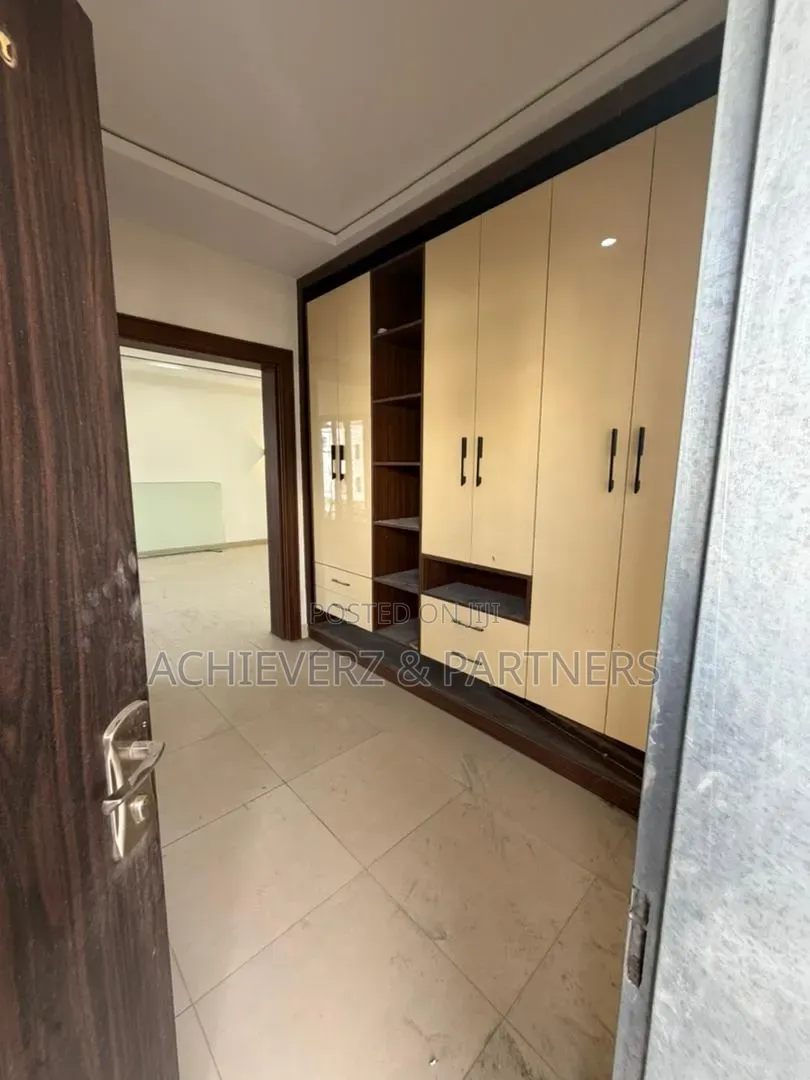 5bdrm Duplex in Wuye for sale in Wuye