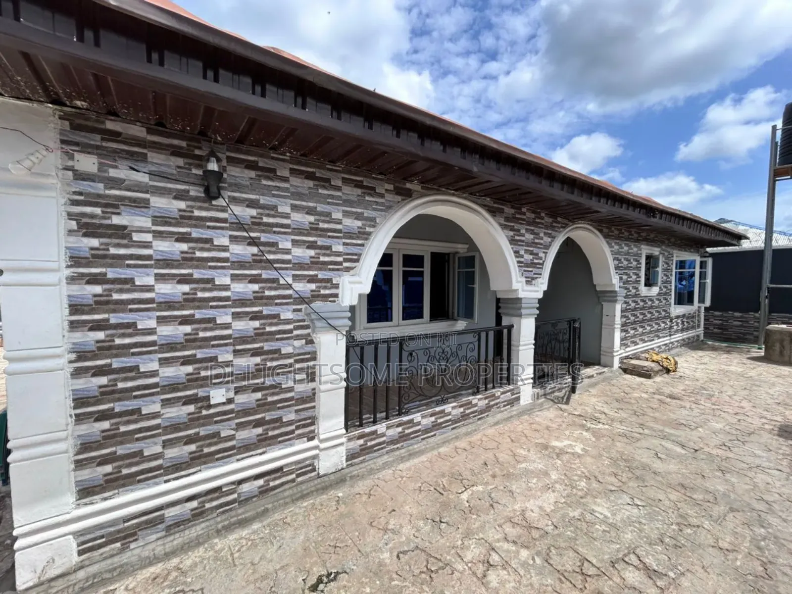 3bdrm Bungalow in Ayedarade, Omi Adio for sale in Omi Adio