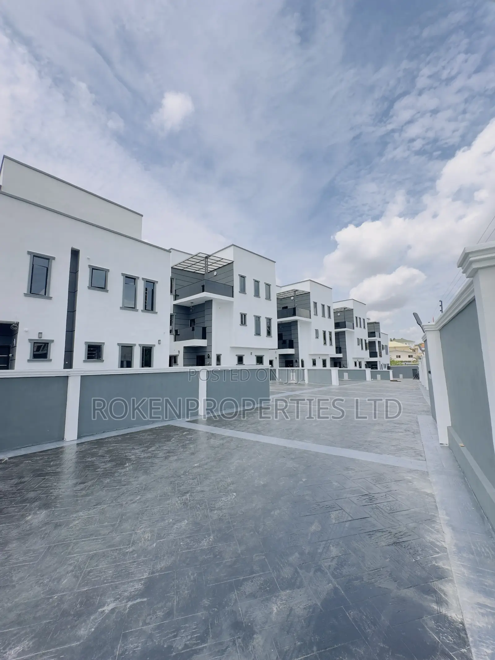 5bdrm Duplex in Bodija Estate for sale in Bodija