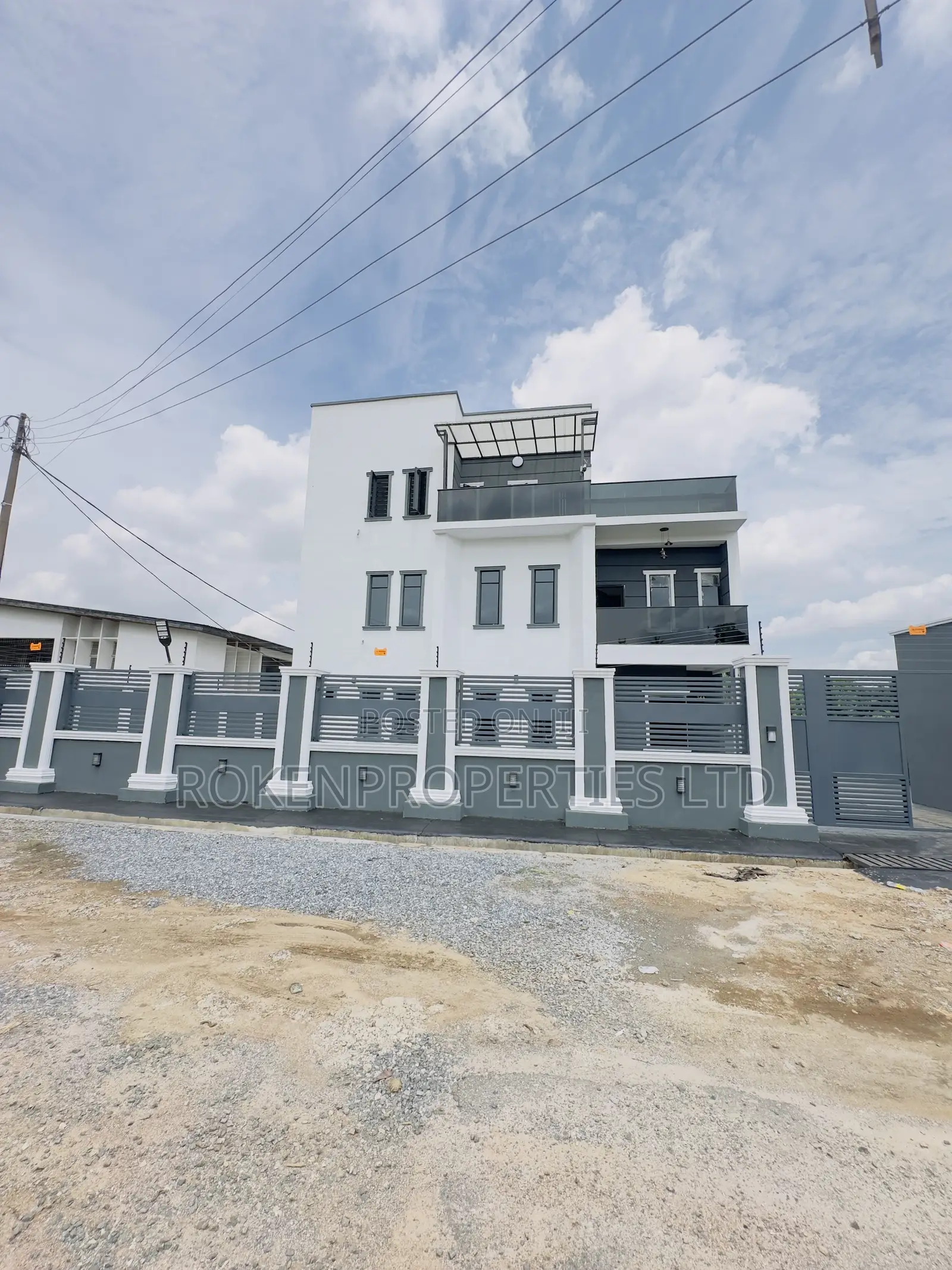 5bdrm Duplex in Bodija Estate for sale in Bodija