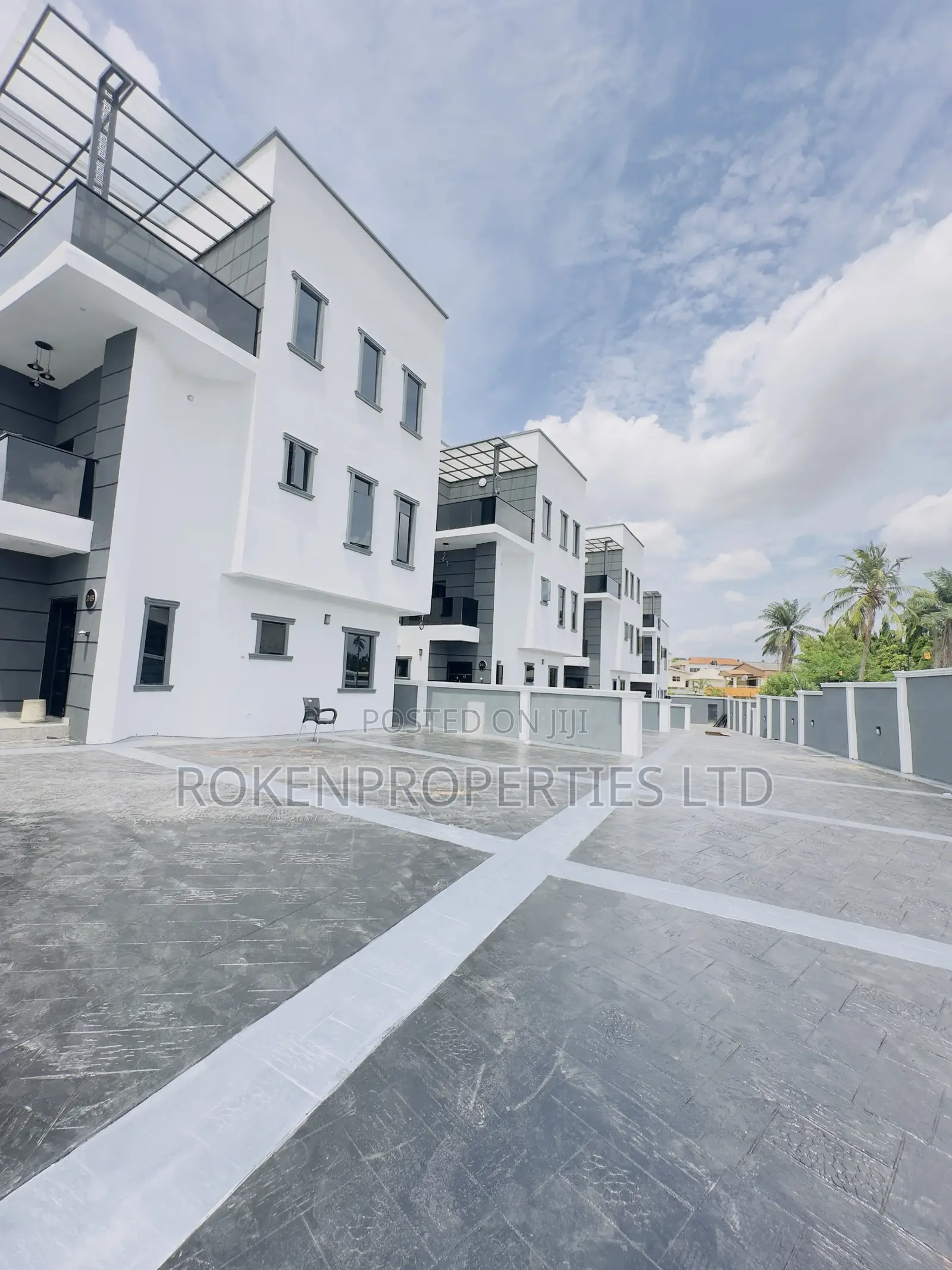 5bdrm Duplex in Bodija Estate for sale in Bodija