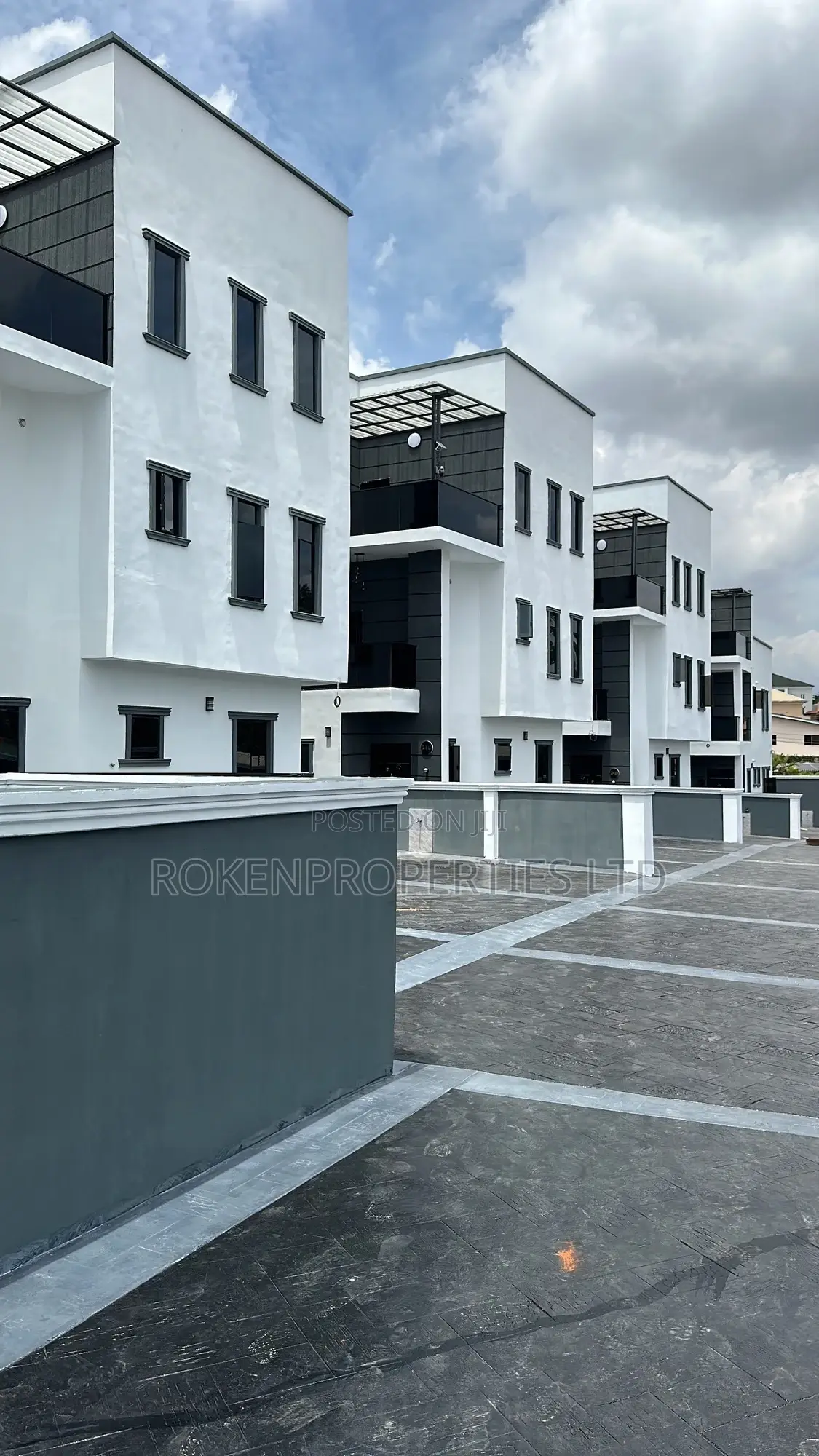 5bdrm Duplex in Bodija Estate for sale in Bodija