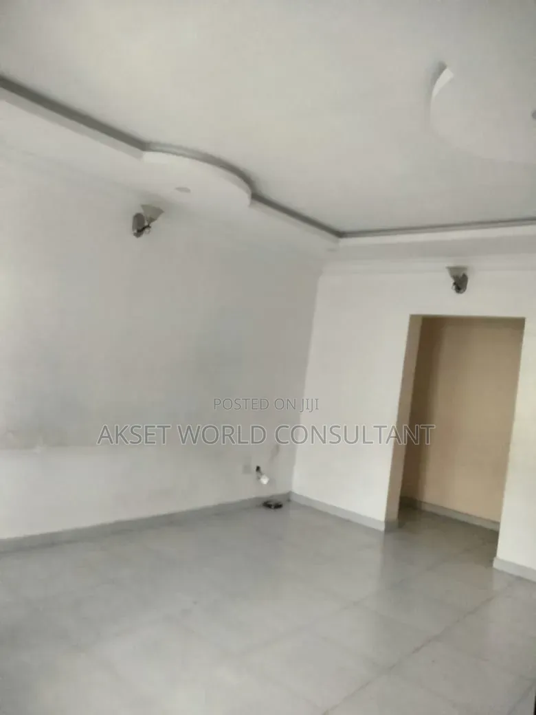 5bdrm Duplex in Filling Edge Zone, GRA Phase 2 Shangisha for rent in GRA Phase 2 Shangisha