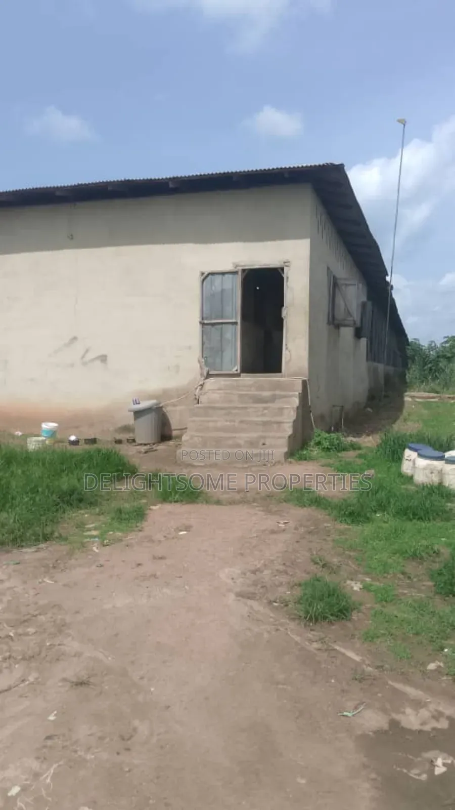 For Sale. Poutry Pen And Farm Land in Ido