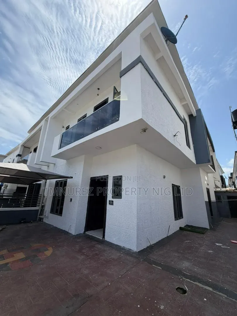 4bdrm Duplex in Chevron for rent in Chevron