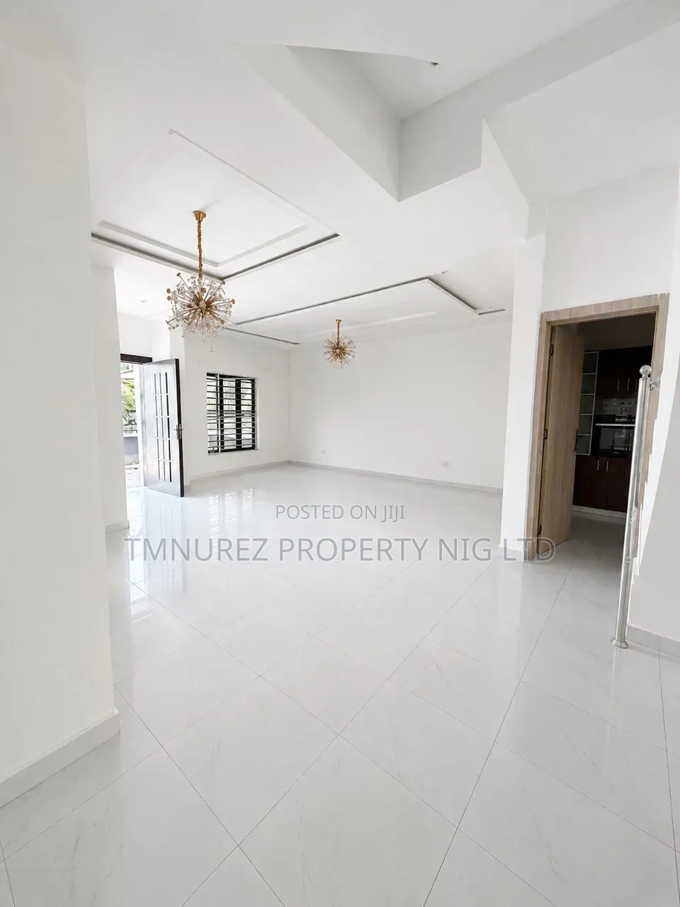 4bdrm Duplex in Chevron for rent in Chevron