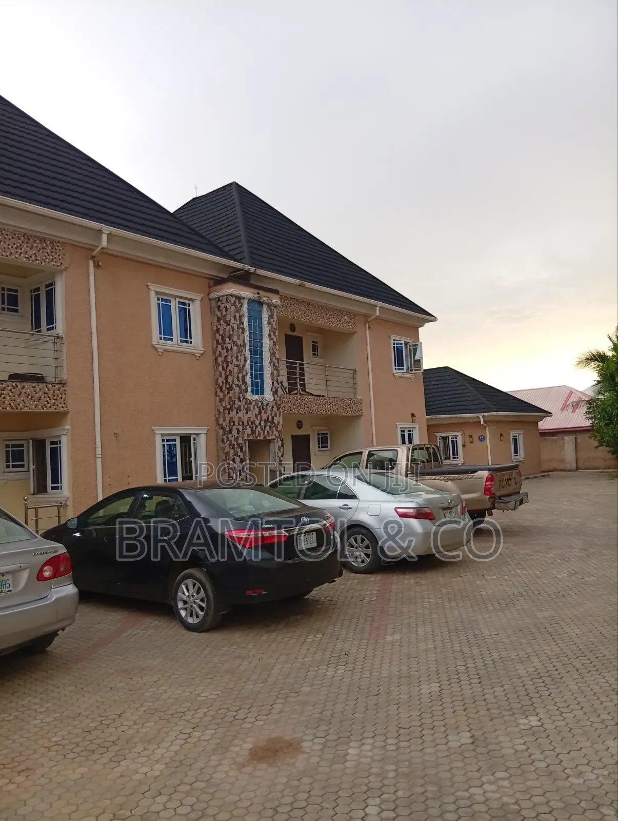 4bdrm Duplex in Tpumpy, FHA for sale in FHA