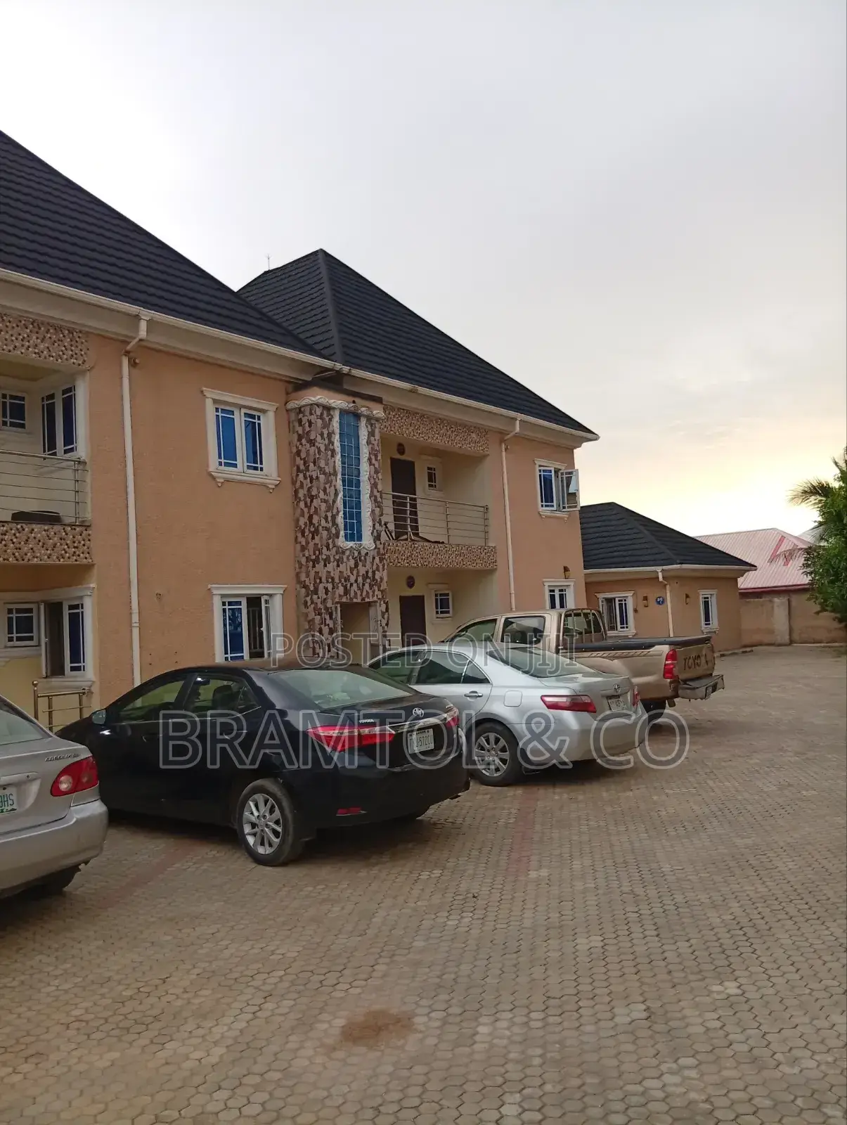 4bdrm Duplex in Tpumpy, FHA for sale in FHA