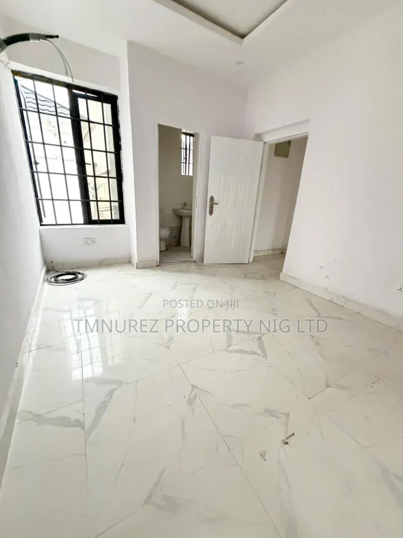 Mini Flat in Ikota for rent in Ikota